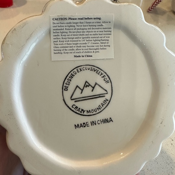 Crazy Mountain Santa candle holder with carrying handle - Picture 2 of 4